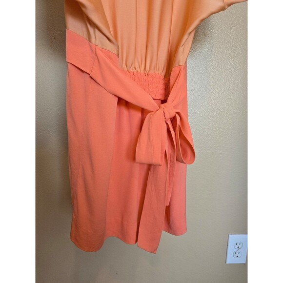 Diane Von Furstenberg mid length dress in peach / orange short sleeve size 4 - Picture 5 of 11